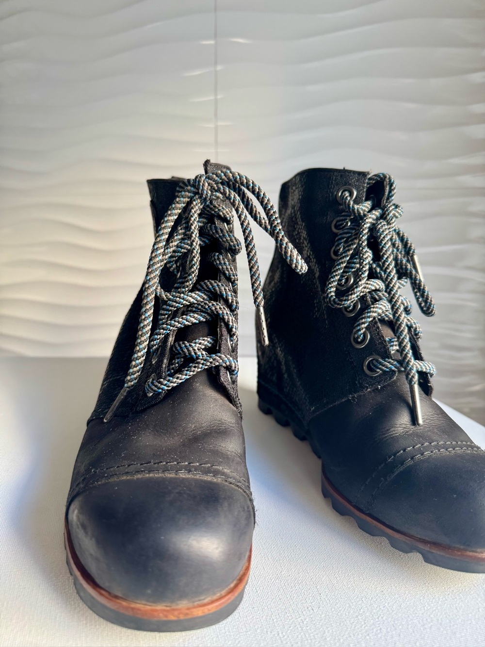 Sorel 1964 premium waterproof snake print black Lace-Up Wedge Ankle Boots - Picture 5 of 9